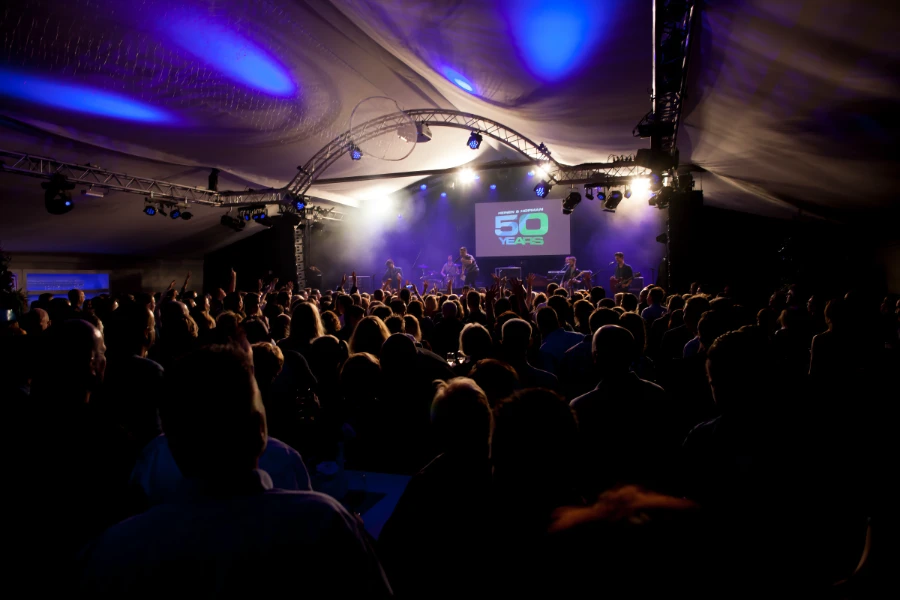 Bureau voor evenementen helpt bij elk jubileumfeest